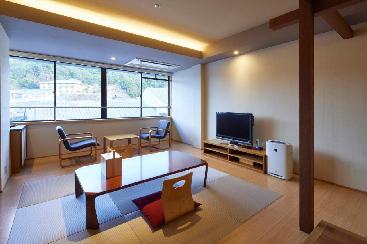 Hotel Itsukushima Iroha Hatsukaichi Exterior foto