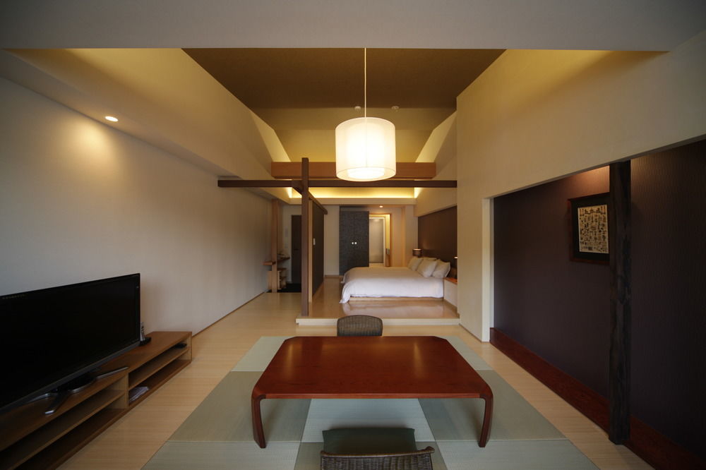 Hotel Itsukushima Iroha Hatsukaichi Exterior foto